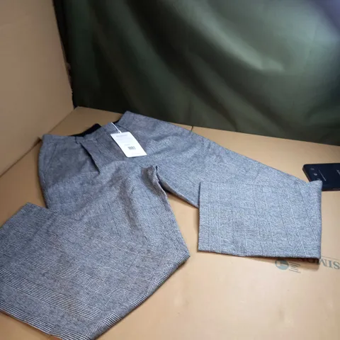 BAUKJEN GREY CHECK SIZE 10 PANTS