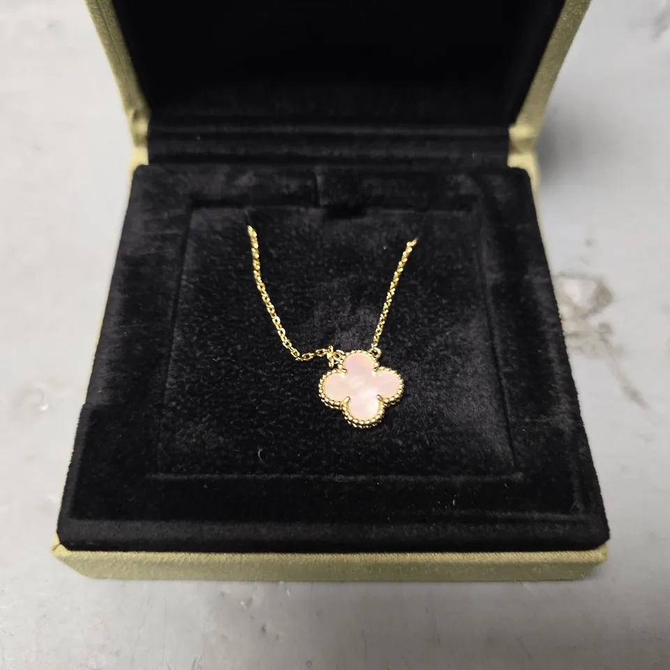 BOXED VAN CLEEF & ARPELS GOLDEN NECKLACE 