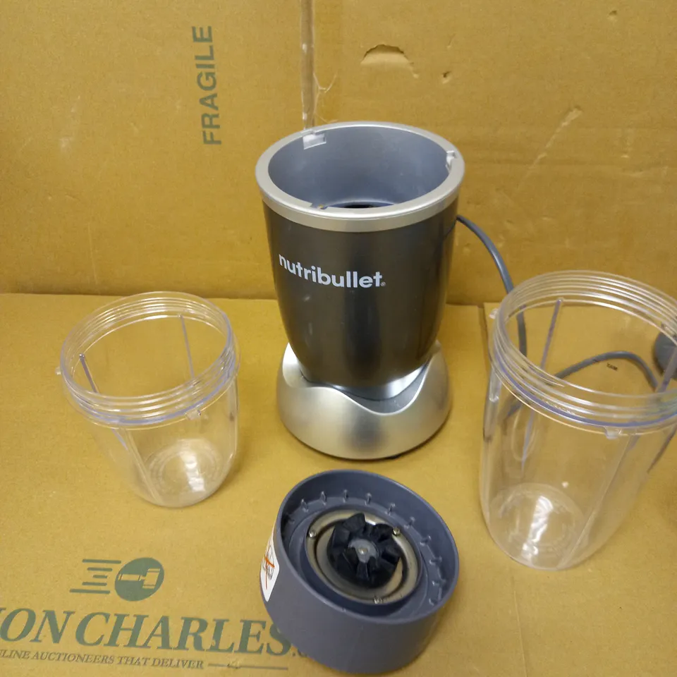 NUTRIBULLET 600 BLENDER 