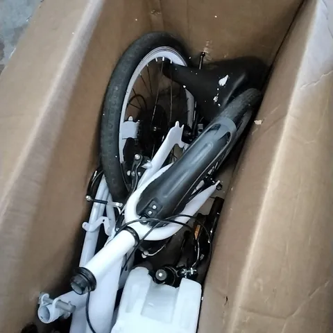BOXED KIDS BICYCLE - WHITE