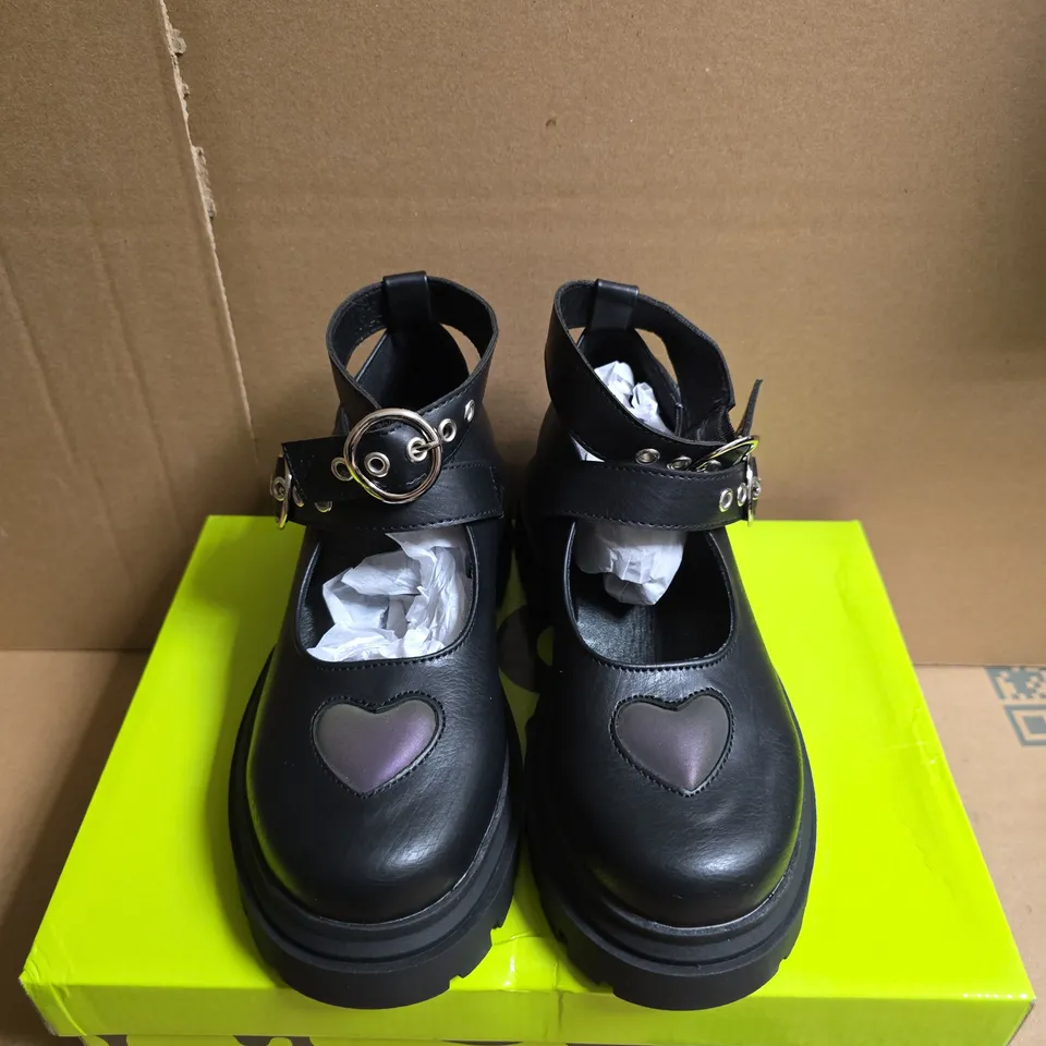 BOXED PAIR OF KIDS KOI LOVEBUG MEADOW MARY JANE SHOES - UK SIZE 10K