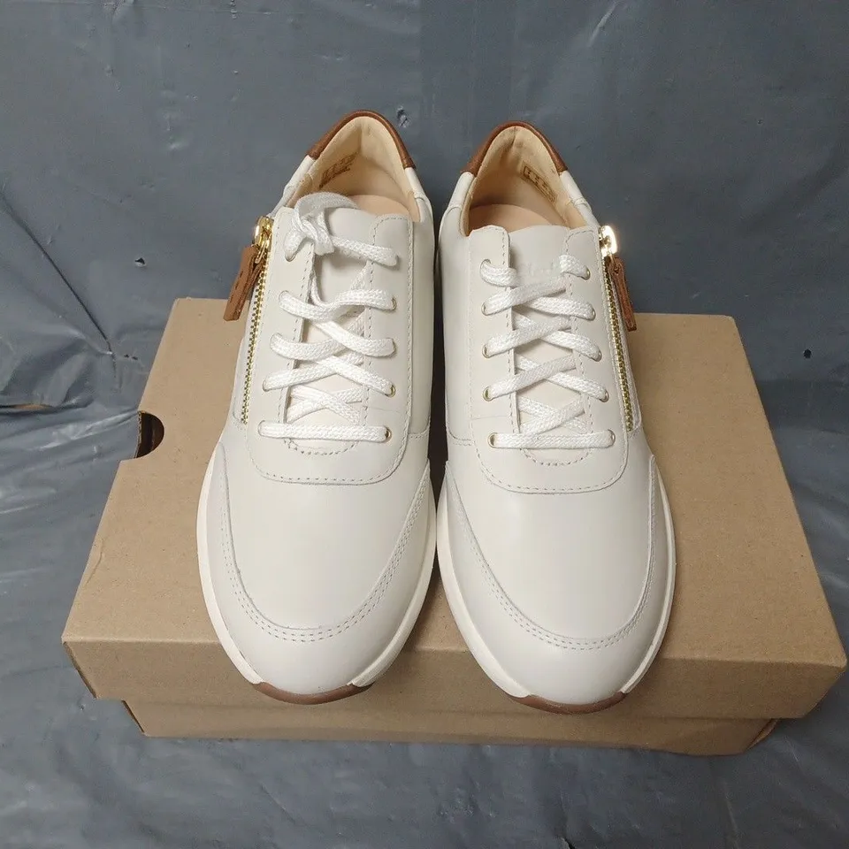 BOXED PAIR OF CLARKS CREAM LEATHER TRAINERS - UK SIZE 6