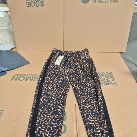 SWEATY BETTY LONDON LEOPARD PRINT PANTS WITH BLACK SIDE STRIPES – UK S-10