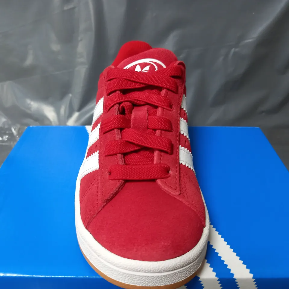 BOXED PAIR OF ADIDAS CAMPUS 00s IN RED/WHITE - JUNIOR SIZE 11K