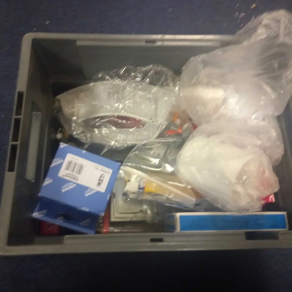 LOT OF ASSORTED HOUSEHOLD GOODS TO INCLUDE WINDOW ALERT ALARM, POCKET SCALE, AND TILE TRACKER ETC.
