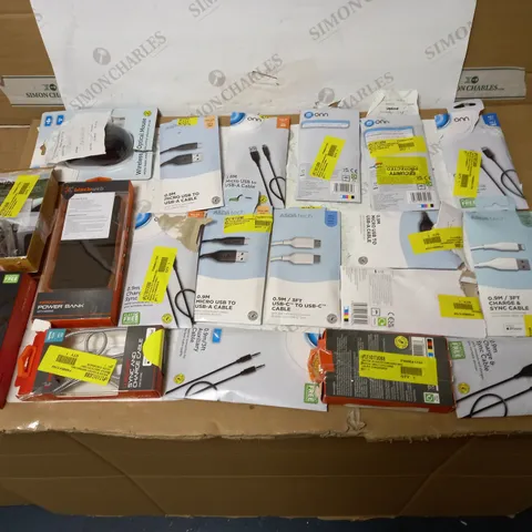 LOT OF APPROX. 20 ASSORTED TECH ITEMS TO INCLUDE CHARGING CABLES, AUX CABLES, BATTERY BANK ETC