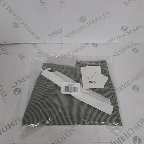 BAGGED ABERCROMBIE AND FITCH THE 7" SWIM TRUNKS SIZE L