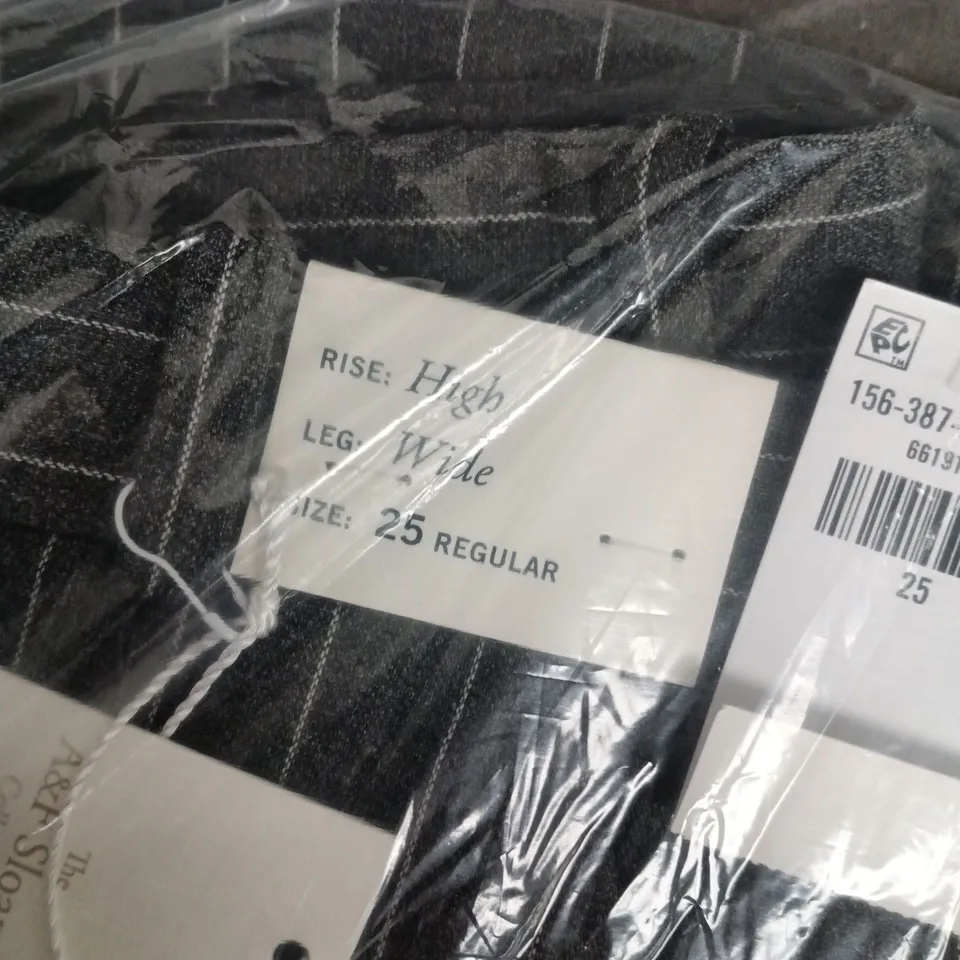 BAGGED ABERCROMBIE & FITCH WOMEN'S PINSTRIPE HIGH-RISE WIDE-LEG TROUSERS, UK 8 (US 4) – REGULAR