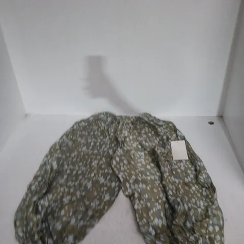 NEVER FULLY DRESSED CAMOUFLAGE-PRINT PANTS , UK 10 PETITE