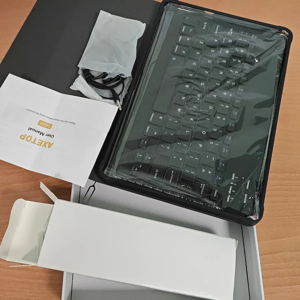 BOXED AXETOP 11" TABLET PC IN BLACK WITH ACCESSORIES
