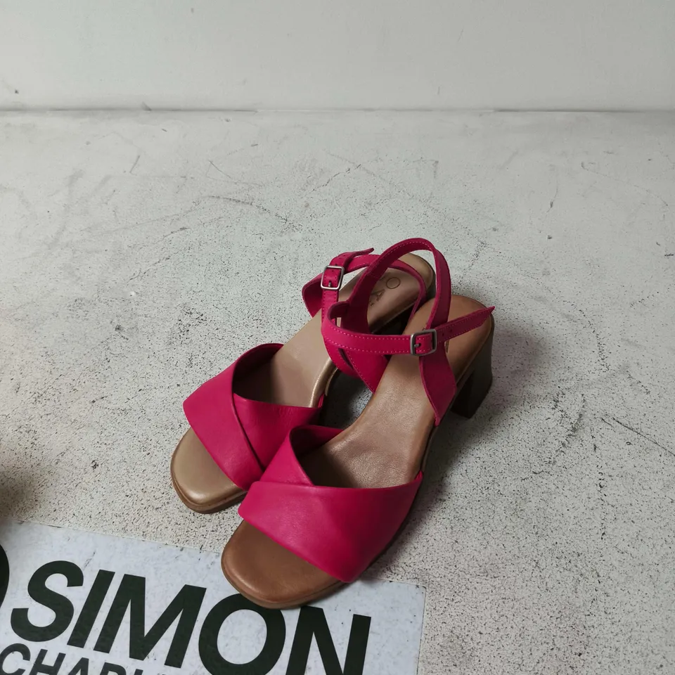 MODA IN PELLE LANIE PINK LEATHER TWO-PART BLOCK HEEL SANDALS – UK 6 (EU 39)