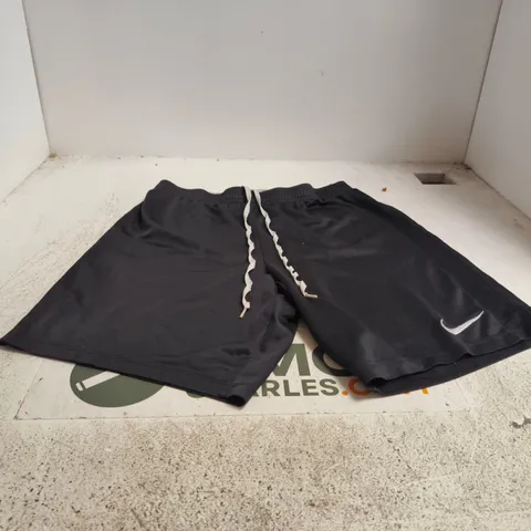 NIKE LARGE BLACK SHORTS WITH DRAWSTRING