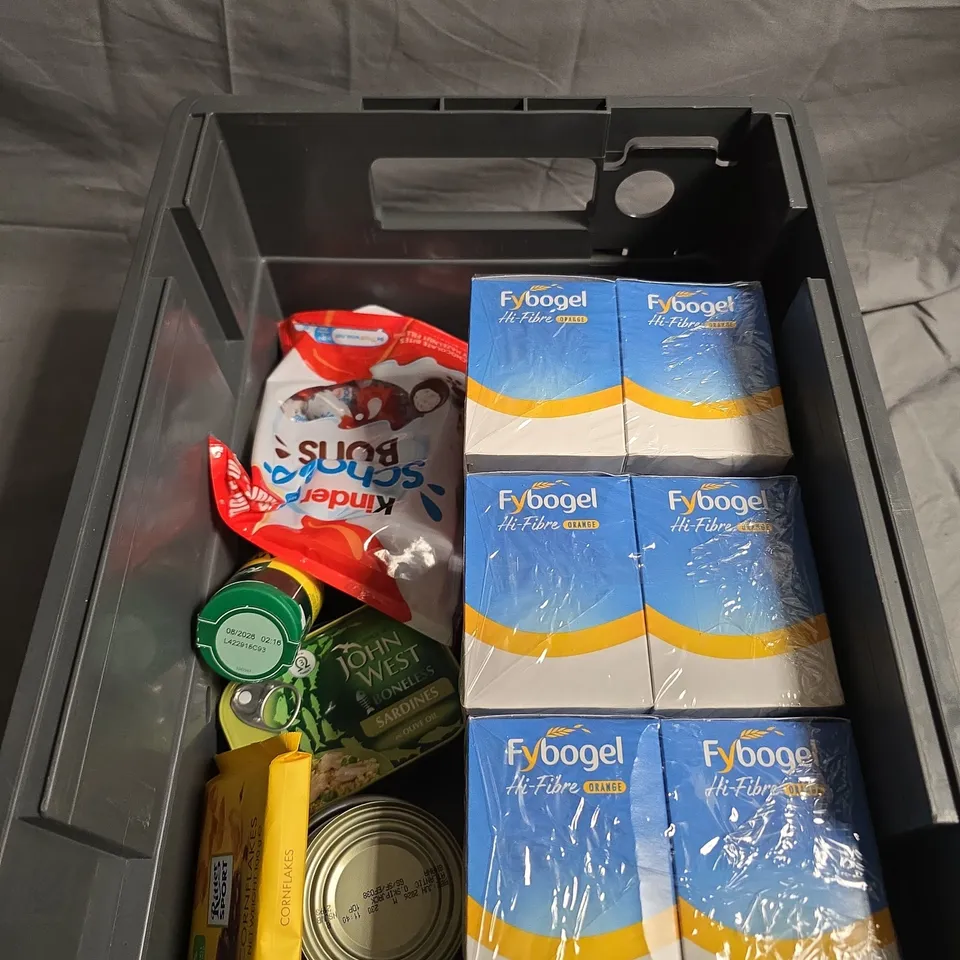 APPROXIMATELY 10 ASSORTED FOOD/DRINK PRODUCTS TO INCLUDE SAVOURY SEASONING, CORNFLAKE CHOCOLATE, SARDINES ETC 