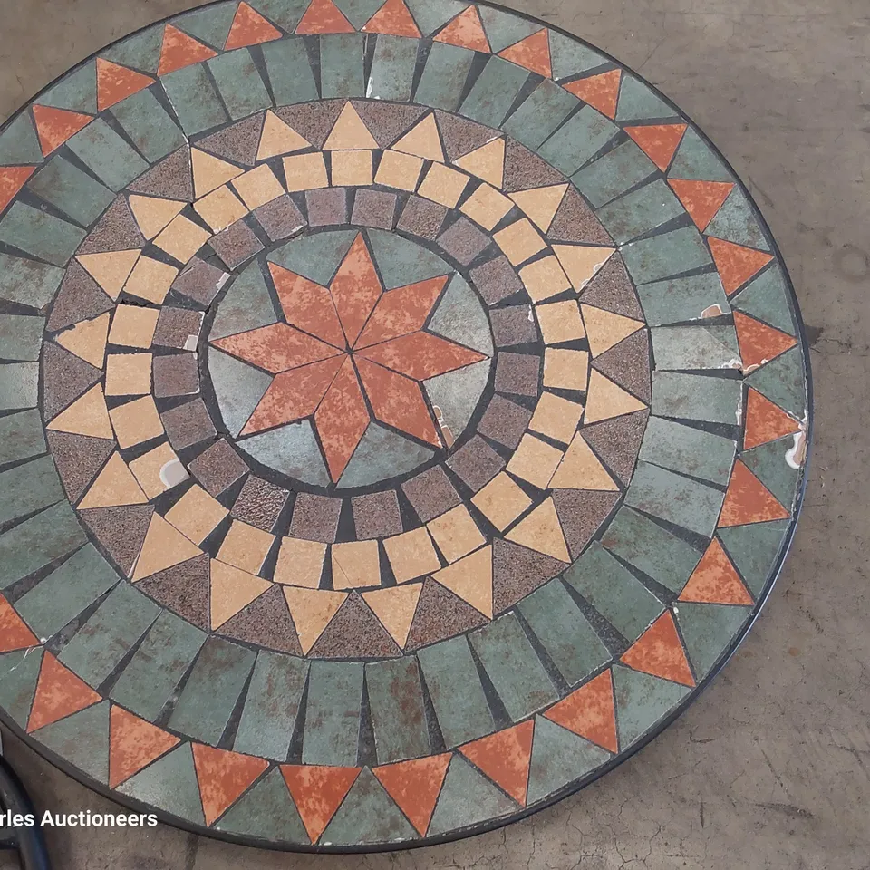 BOXED MOSAIC CIRCULAR TABLE