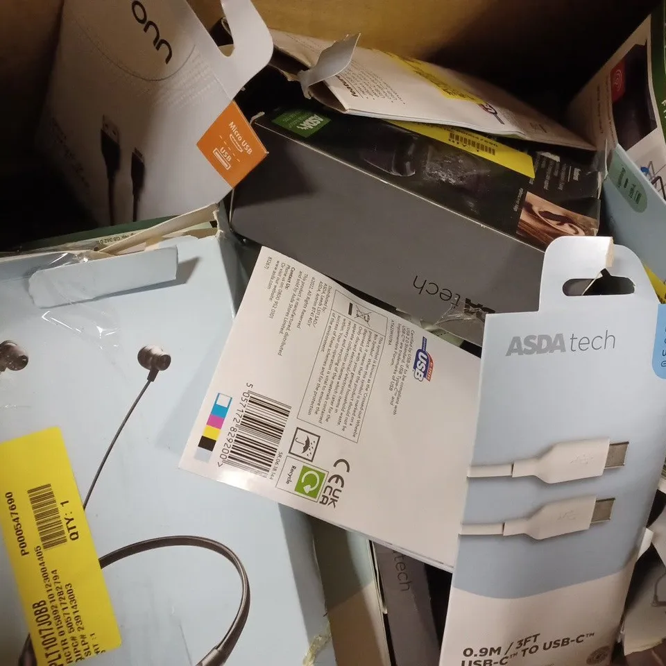 APPROXIMATELY 20 ASSORTED TECH PRODUCTS TO INCLUDE CD BOOMBOX, HDTV INDOOR AERIAL, BIG BUTTON LANDLINE PHONE 