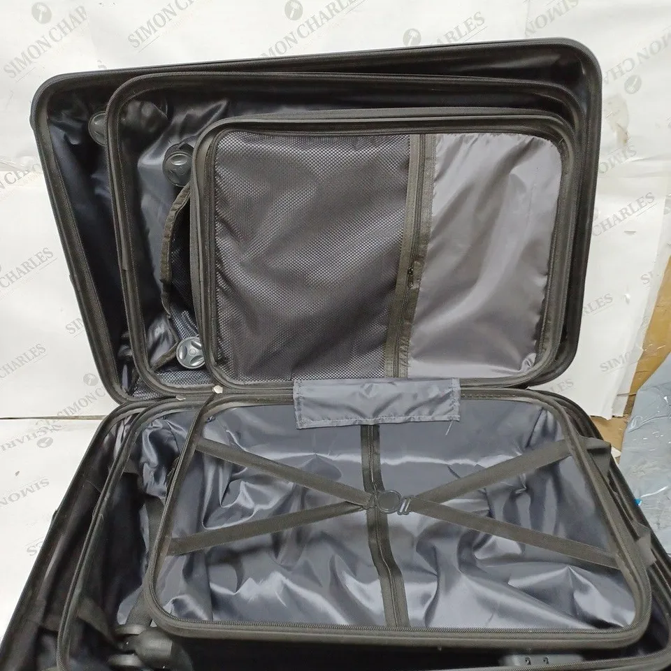 VOYACASE SET OF 3 HARDSHELL LUGGAGE CASES 