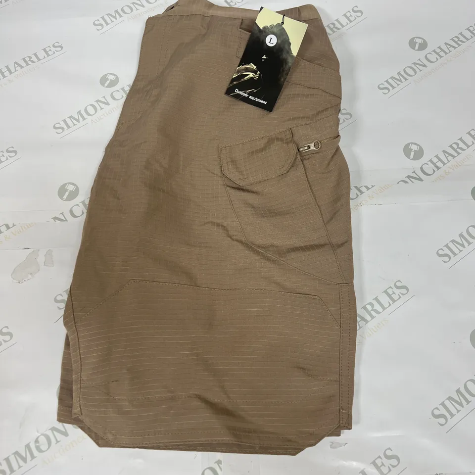 OUTDOOR EQUIPMENT SPORTS CARGO SHORTS IN BEIGE SIZE L
