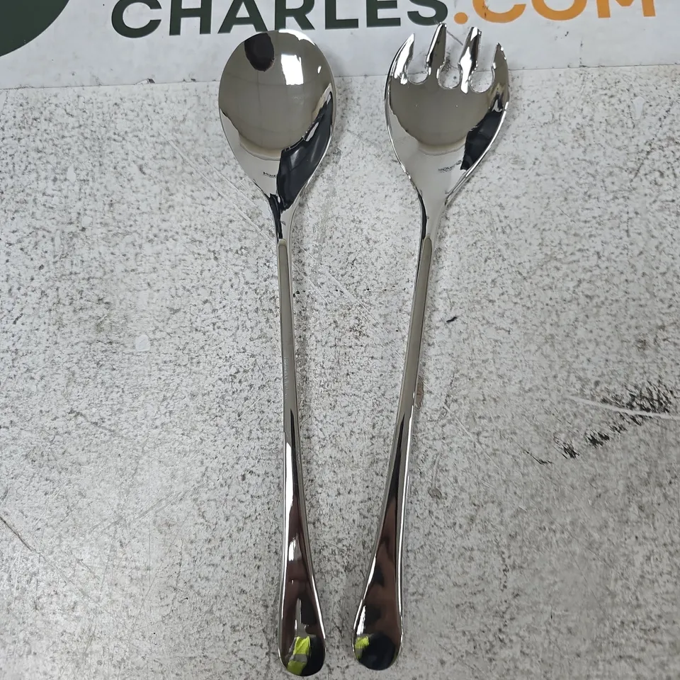 TOTE OF APPROXIMATELY 14 ASSORTED ITEMS TO INCLUDE: SALAD FORK AND SPOON