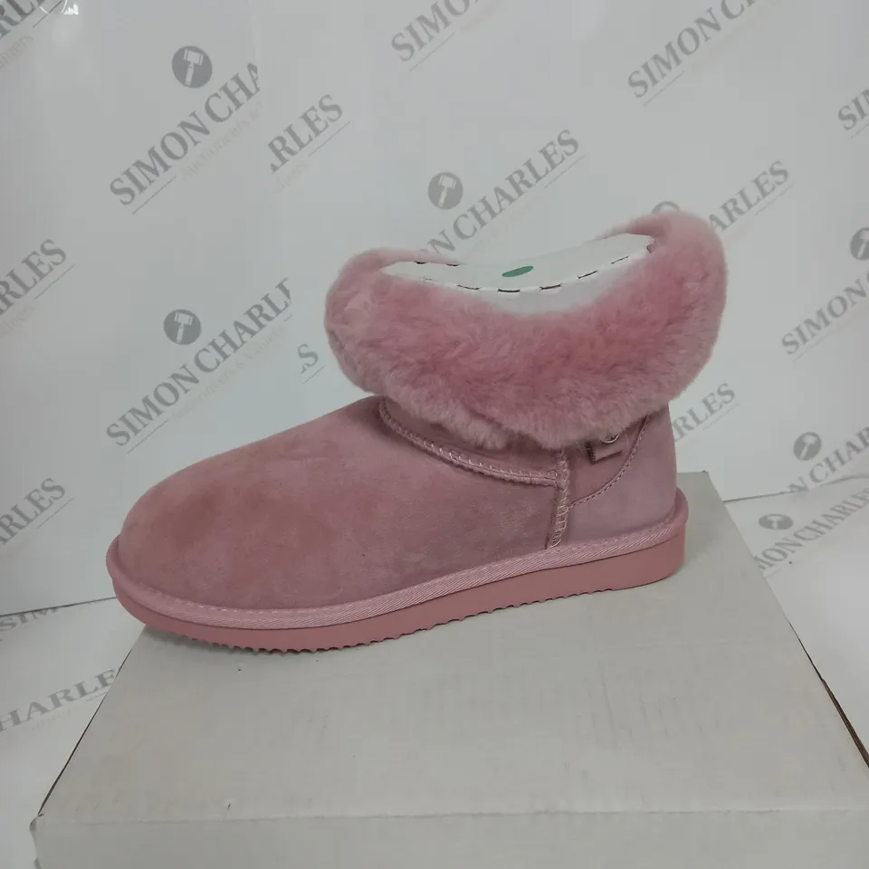 MODA IN PELLE SNUGGLY PINK SHEEPSKIN ANKLE SLIPPER BOOTS - UK SIZE 6