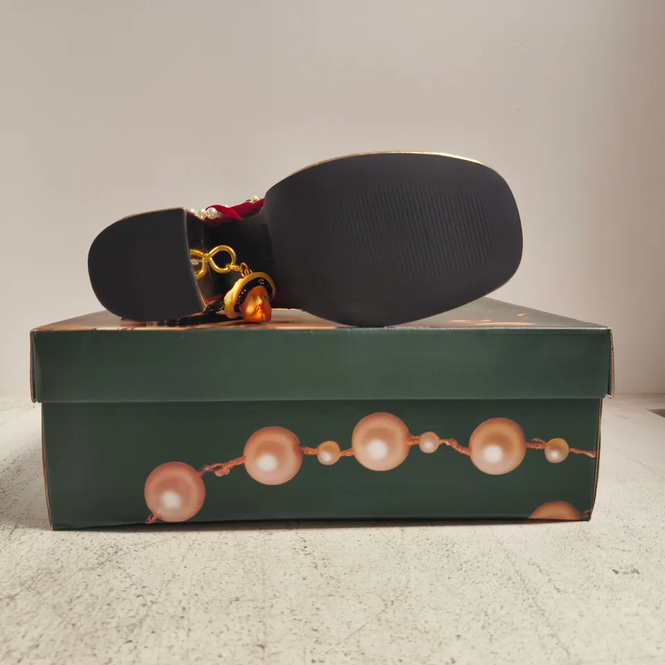 BOXED PAIR OF KOI BOLEYN'S VENGEANCE HEELS IN RED SIZE UK 7