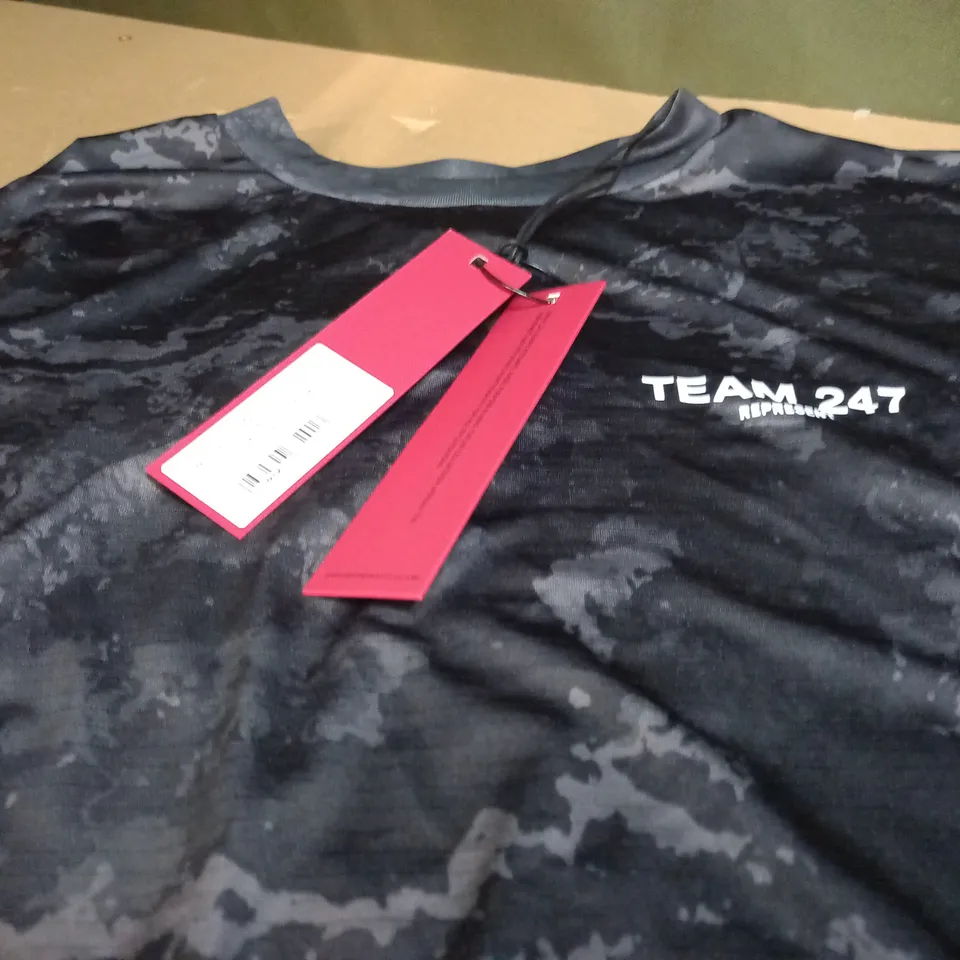 REPRESENT TEAM 247 OVERSIZED TANK - CAMO - LARGE