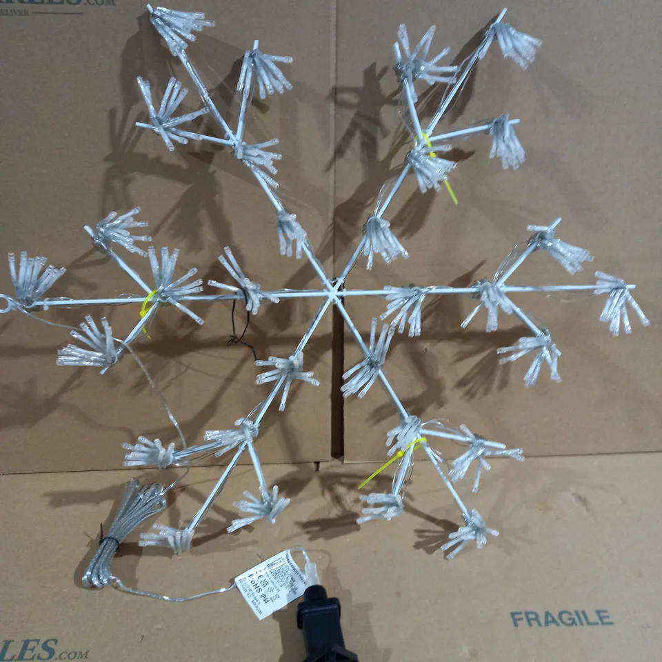 SNOWFLAKE LIGHT OUTDOOR CHRISTMAS DECORATION RRP £63