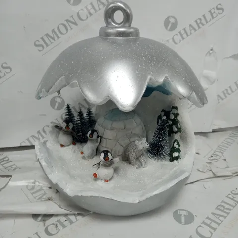 CHRISTMAS DETAILED BAUBLE DECORATION 