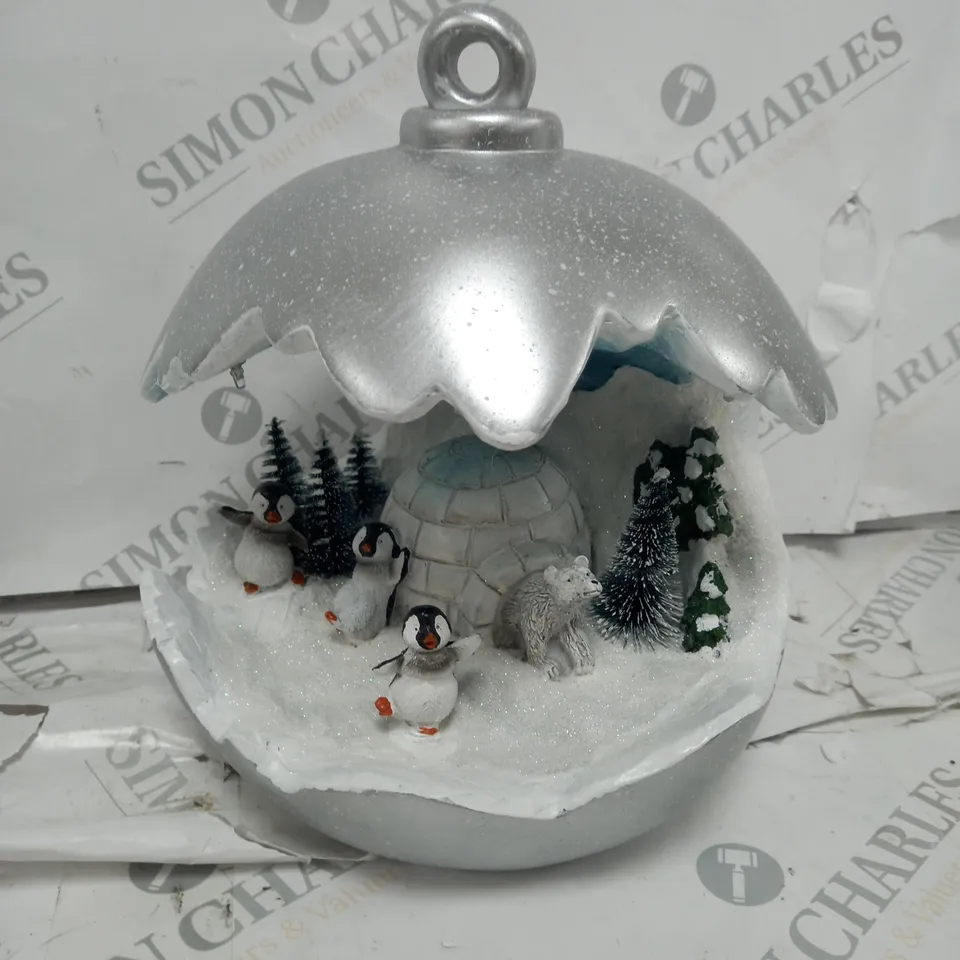 CHRISTMAS DETAILED BAUBLE DECORATION