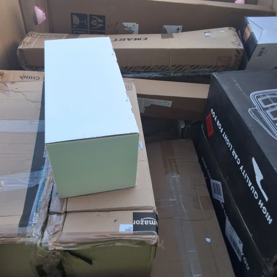 PALLET OF ASSORTED HOUSEHOLD ITEMS TO INCLUDE EXHAUST FAN, SECURITY POST AND VINTAGE TURNTABLE