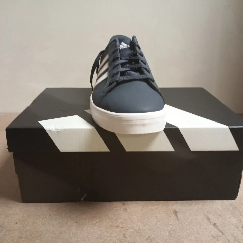 BOXED PAIR OF ADIDAS VS PACE 2.0 SHOES IN NAVY/WHITE SIZE UK 10