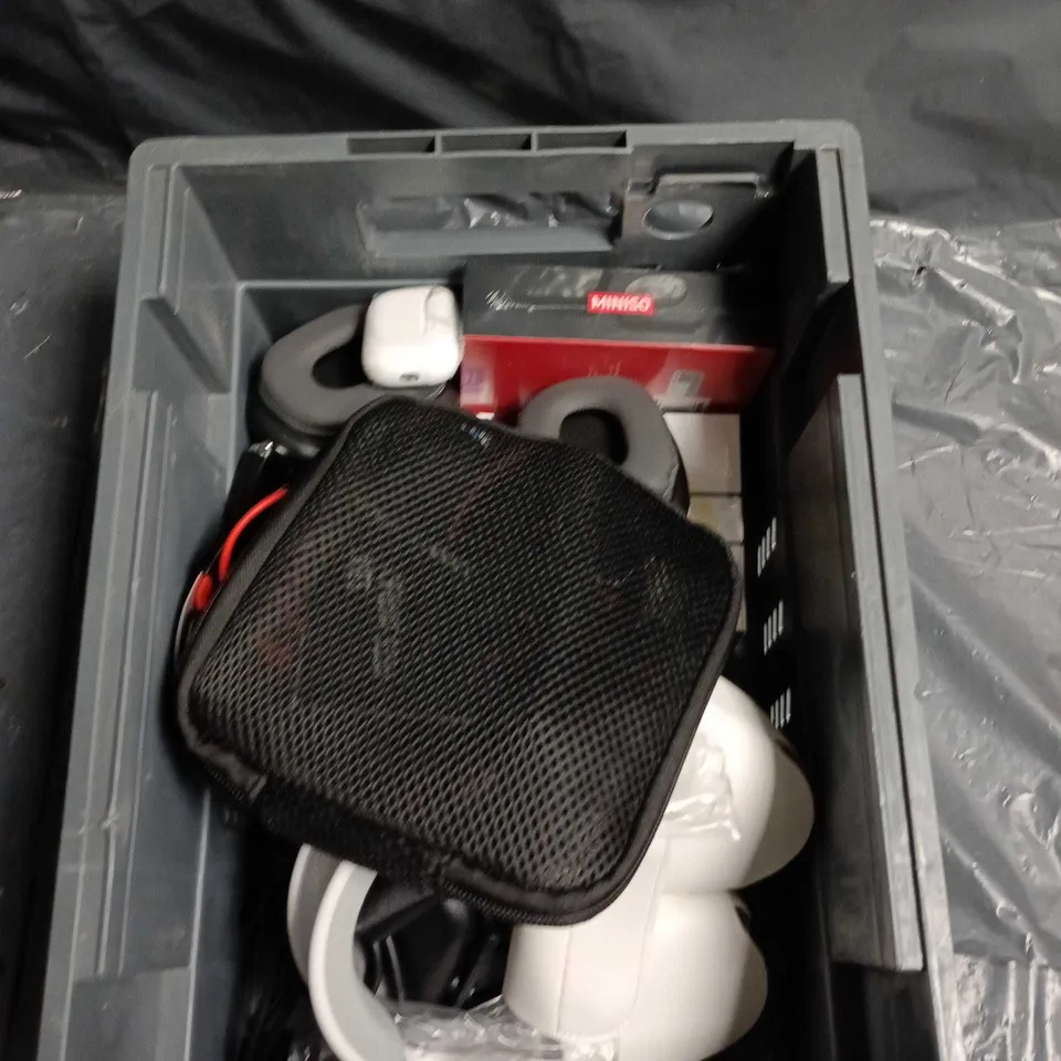 BOX OF APPROXIMATELY 8 PAIRS OF HEADPHONES