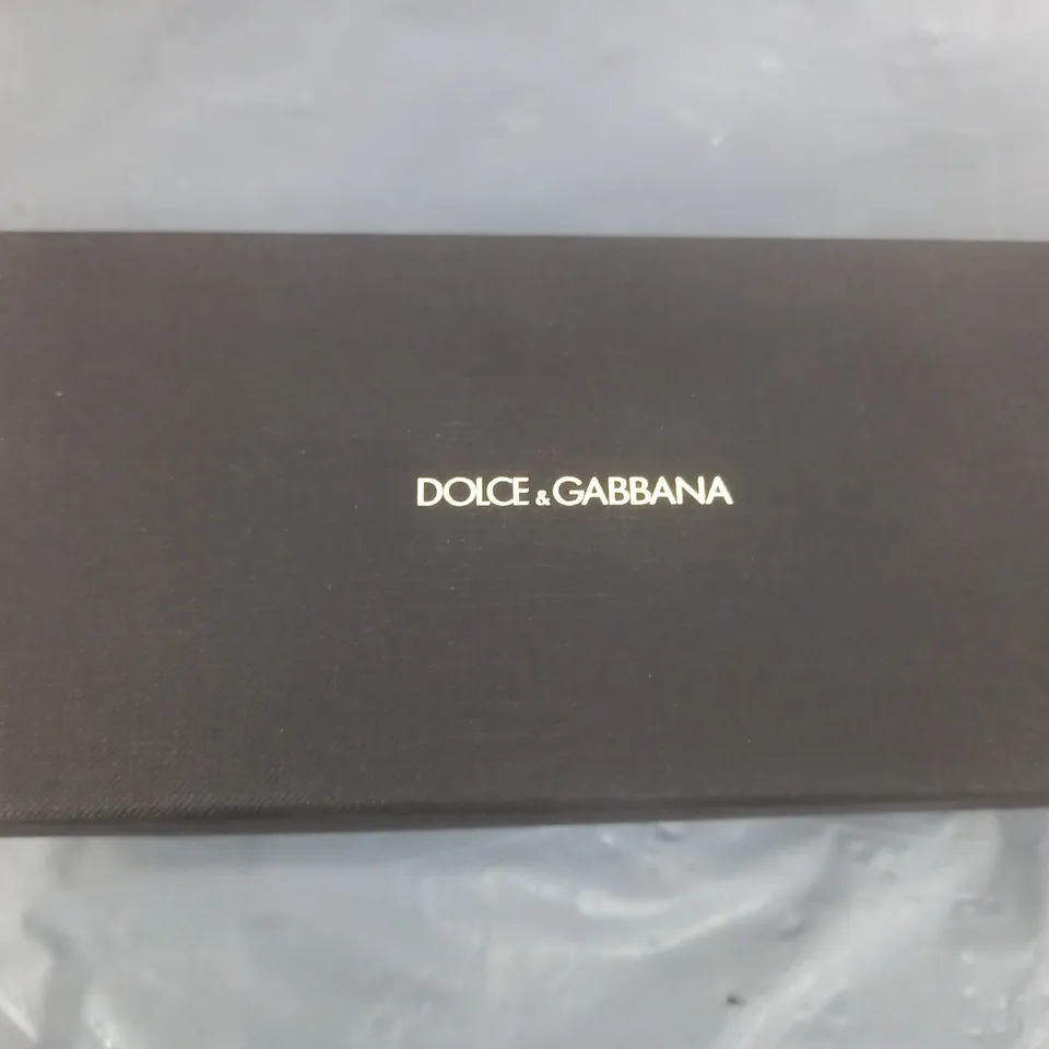 BOXED DOLCE & GABBANA OVERSIZE SUNGLASSES - BLACK