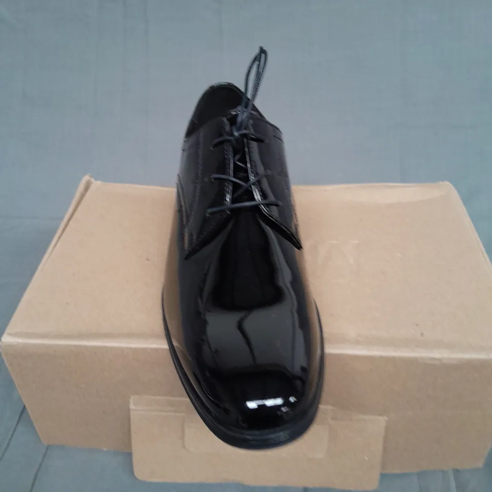 BOXED PAIR OF MOS MAYFAIR BLACK DRESS SHOES SIZE UK 10 
