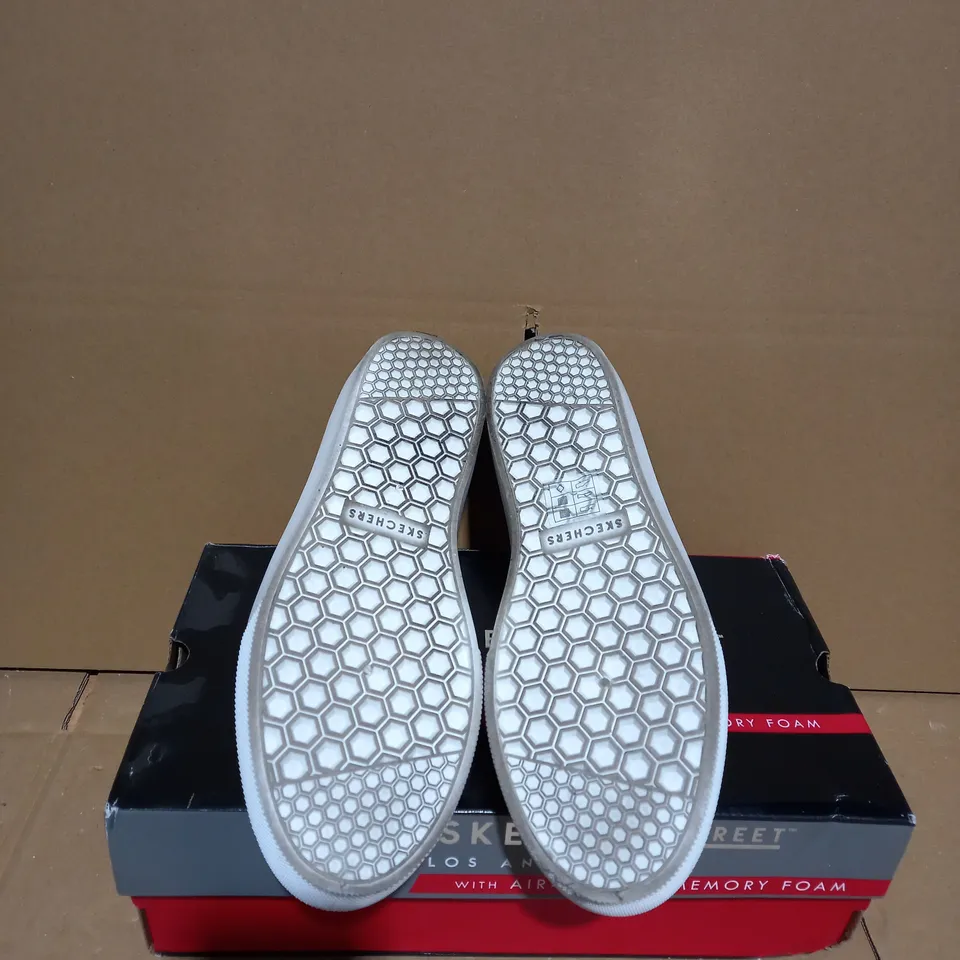 SKECHERS BRONZE BLUSH TRAINER SIZE 5