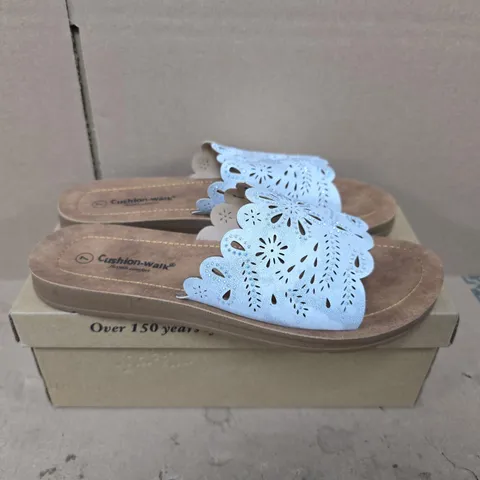 BOXED PAIR OF CUSHION-WALK KHLOE SANDALS IN WHITE - SIZE 7