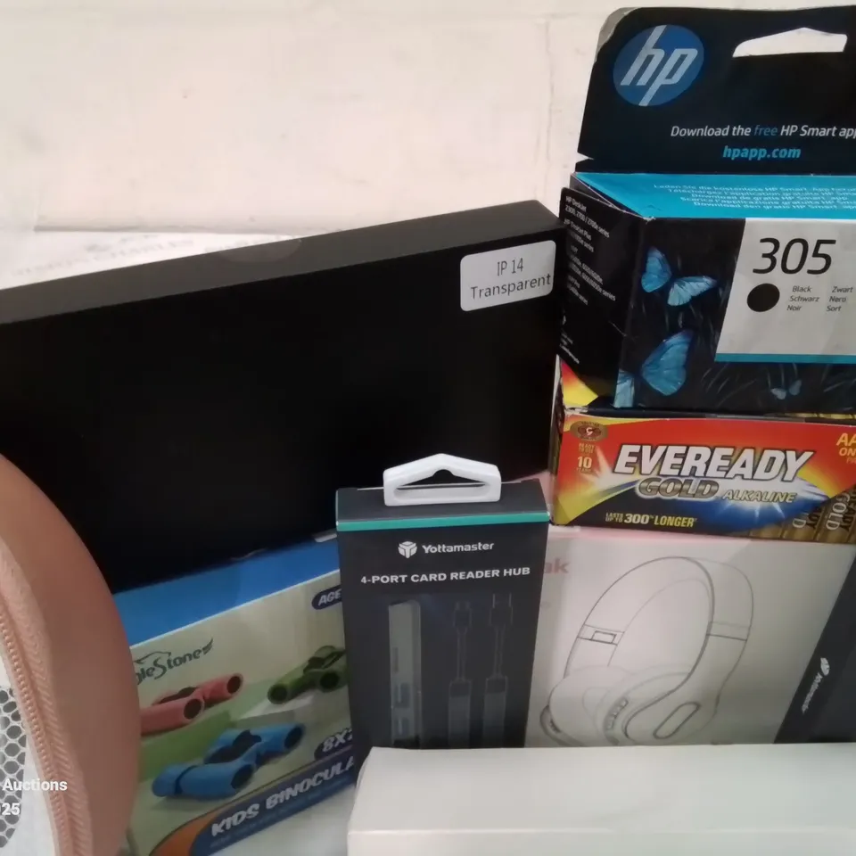 BOX CONTAINING LARGE AMOUNT OF BOXED ELECTRICAL ITEMS TO INCLUDE: BATTERIES, INK CARTRIDGE, HEADPHONES, GLASS PROTECTION COVERS, CHARGING CABLES, PHONE CASES AND LOTS MORE.