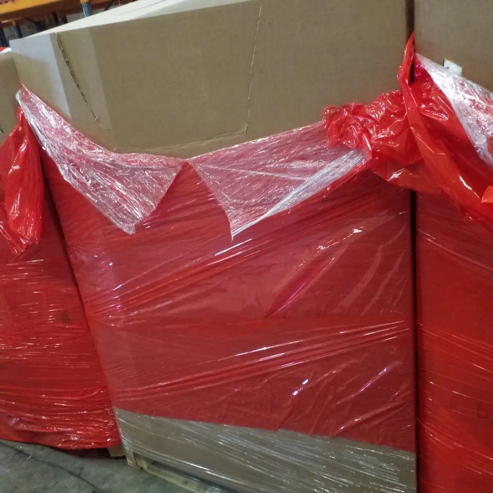 PALLET CONTAINING ASSORTED PRODUCTS INCLUDING PLAY MAT, PUZZLE BOARD & PARKING CENTERPLAY SET