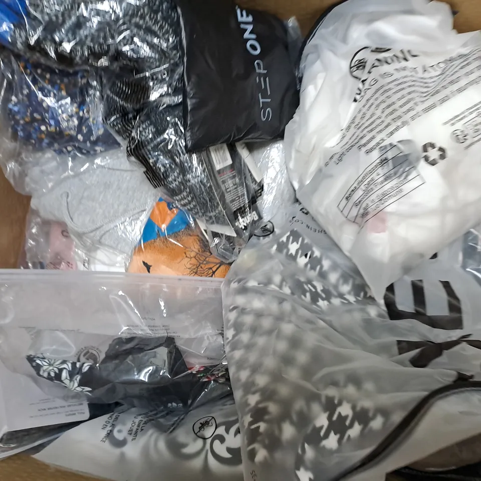 LARGE QUANTITY OF BAGGED CLOTHING IN VARIOUS COLOURS AND SIZES TO INCLUDE SHEIN, BRAVE SOUL, BRIDGMONT