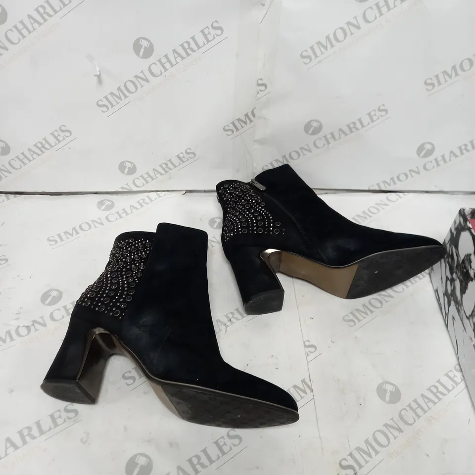 MODA IN PELLE MARGOTT ANKLE BOOT BLACK SIZE 6 - BOXED 