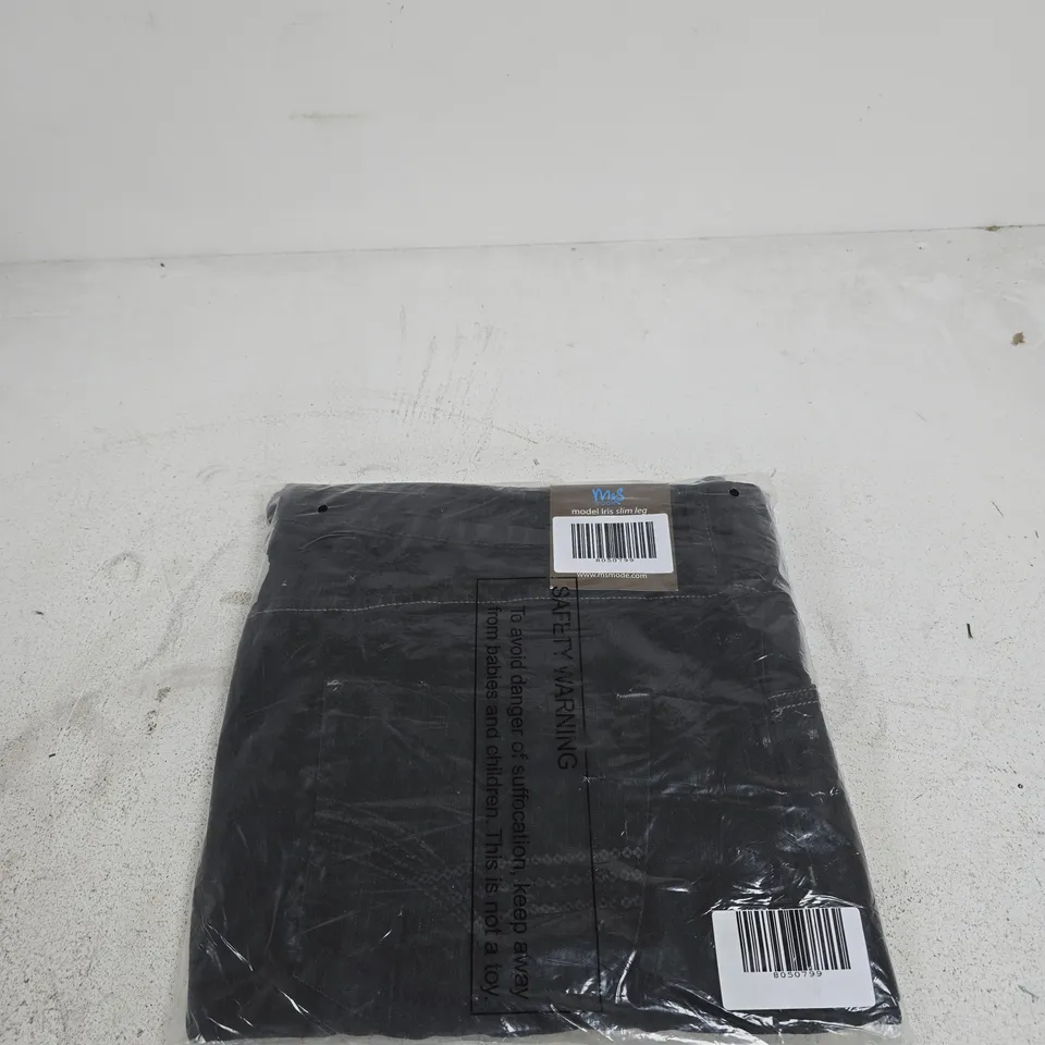 M&S MODE MODEL IRIS SLIM LEG JEANS SIZED 50 BAGGED TAGGED