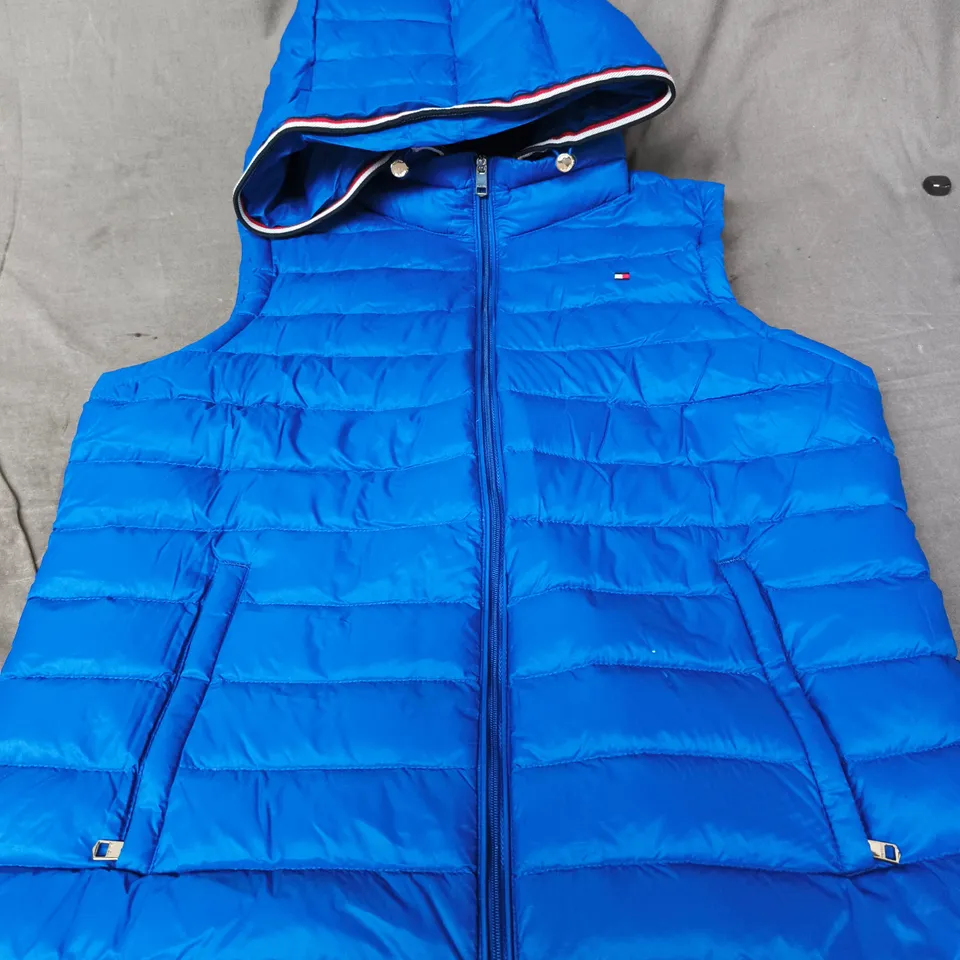 TOMMY HILFIGER QUILTED HOODED PUFFER VEST – BLUE - SIZE UNSPECIFIED