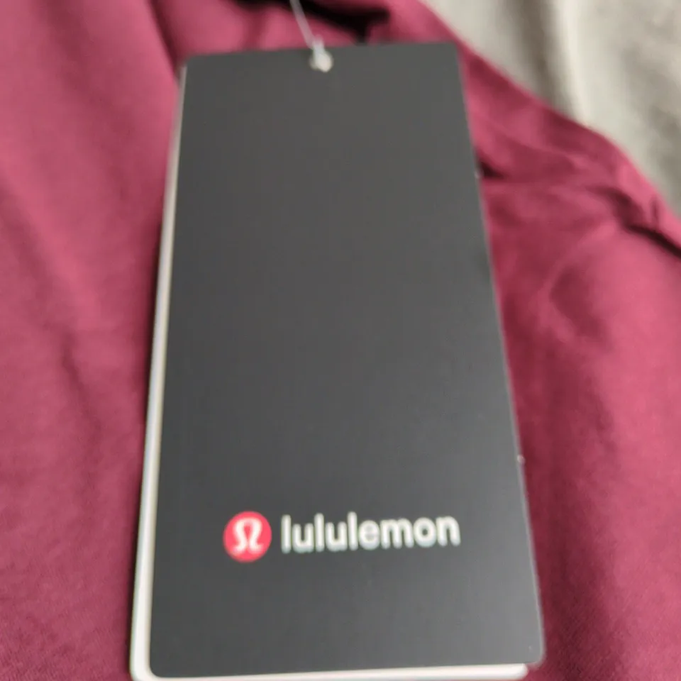 LULULEMON BURGUNDY T-SHIRT SIZE L