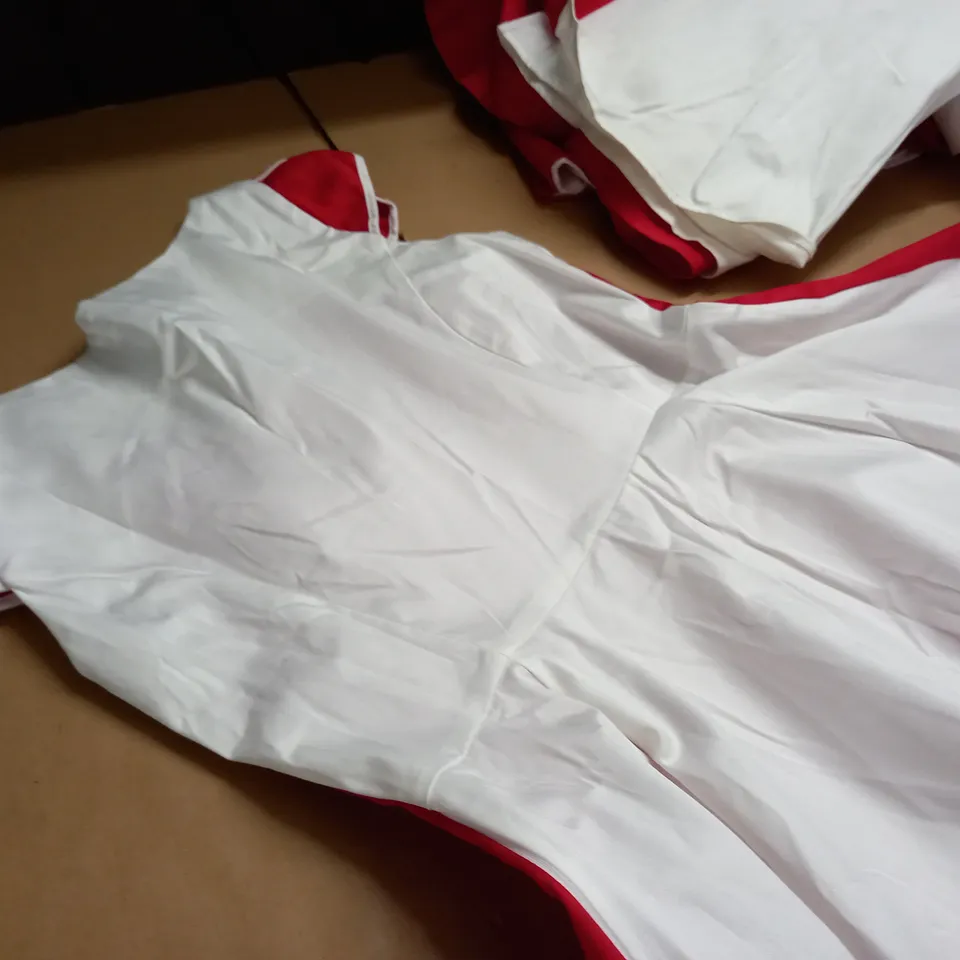 LOT OF 5 HEARTS AND ROSES TWO TONE DRESS IN RED/WHITE - VARIOUS SIZES