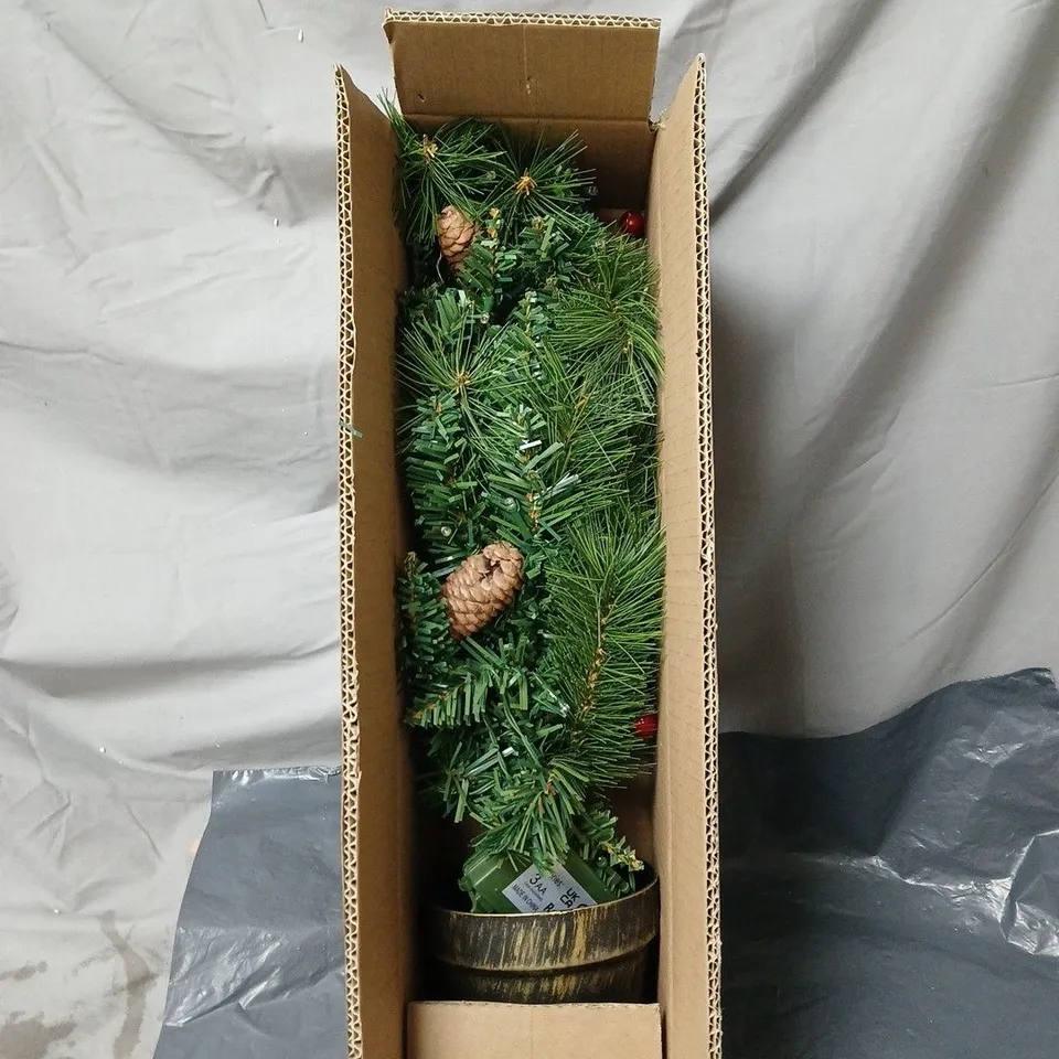 FESTIVE CHRISTMAS ORNAMENT BOXED