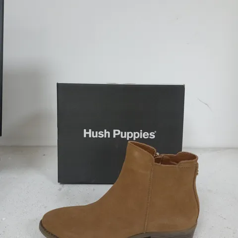 HUSH PUPPIES SUEDE ANKLE BOOT β BROWN SIZE 7