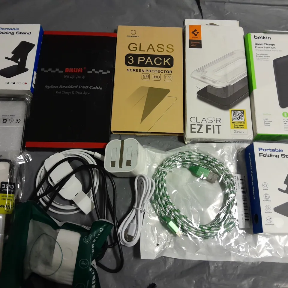 LOT OF ASSORTED MOBILE PHONE ACCESSORIES TO INCLUDE CASES, SCREEN PROTECTORS AND CABLES