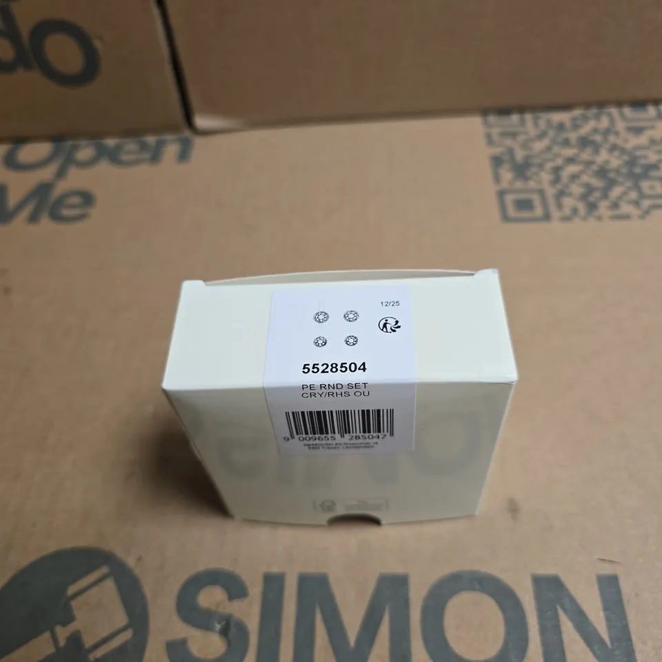 SWAROVSKI PINK PRESENTATION BOX WITH FOUR CLEAR ROUND STUD EARRINGS 