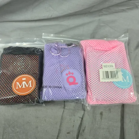 BOX OF APPROX 20 ASSORTED RESISTANCE BANDS IN VARIOUS COLOURS