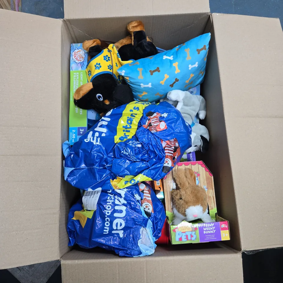 BOX OF APPROXIMATELY 10 ASSORTED TOYS INCLUDING PITTER PATTER PETS TEENY WEENY BUNNY, LIGHT UP BUBBLE BLASTER AND PITTER PATTER PETS WALK ALONG CAT DELUXE