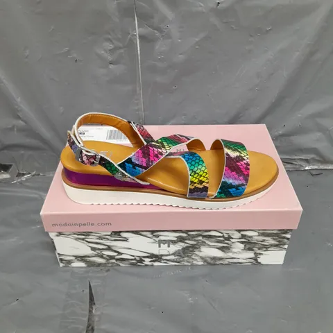 BOXED PAIR OF MODA IN PELLE WEDGE SANDAL WITH CROSS OVER IN MULTI SNAKE PRINT SIZE 6